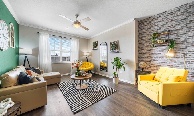 Westchase Apartamento | Modern 3-Bed/2-Bath Tampa Apartment: Comfort Meets Convenience for Corporate Travelers
