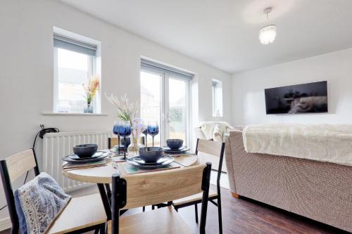 Basildon Apartamento | Modern 3-Bed 3-Bath Home - Quiet Road - Parking For 2 Cars - LMV Property