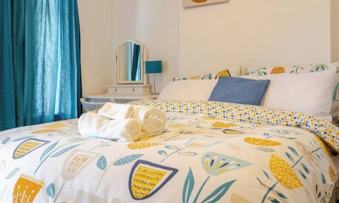 Meltham Casa | Modern 3-Bed Getaway | Family-Friendly | Close to Peak District