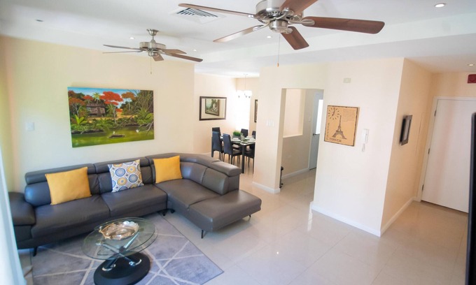 Petit Valley Condominio | This condominium is a 3 bedroom(s), 2 bathrooms, located in Petit Valley, Diego Martin Regional Corporation.