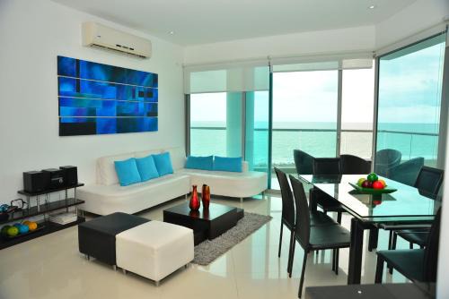 Cartagena District Apartamento | Modern 3 Bedroom Apartment with sea-beach view
