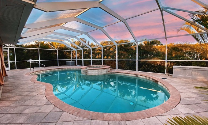 San Carlos Park Casa | Moderno 3/2 con piscina climatizada, jacuzzi y patio cercado