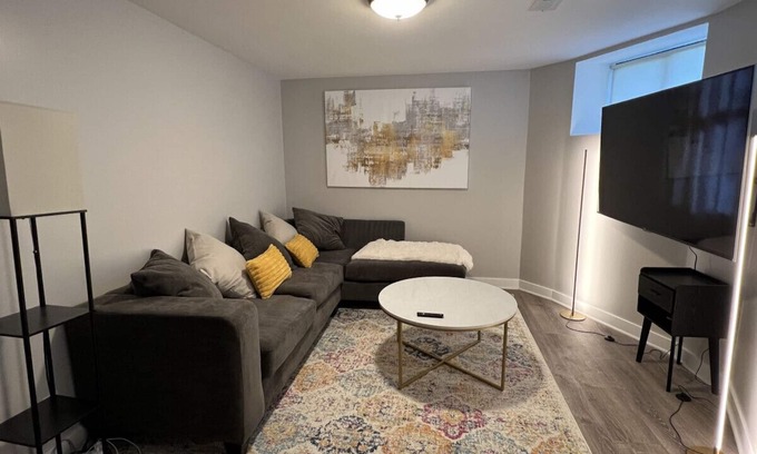 Bronzeville Apartamento | Modern 3 Bedroom Close to Downtown Chicago