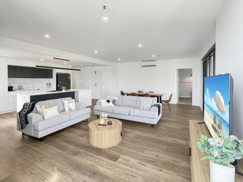 Batemans Bay Apartamento | Modern 3-Bedroom Golfside Apartment with Balcony
