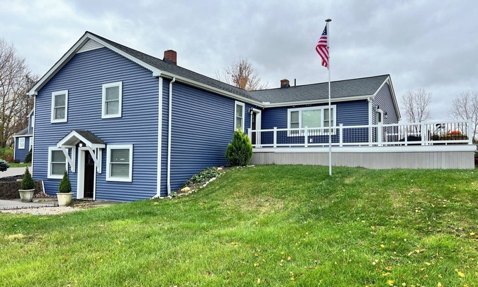 Huron Casa | Modern 3-Bedroom Home - A Little Something for Everyone!