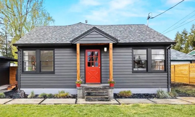 Beaverton Casa | Modern 3 Bedroom Home in Beaverton