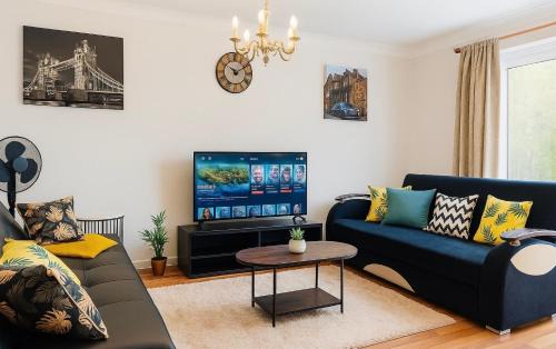 Sittingbourne Apartamento | Modern 3-Bedroom Home with Free Parking for Family, Contractors and Tourists!