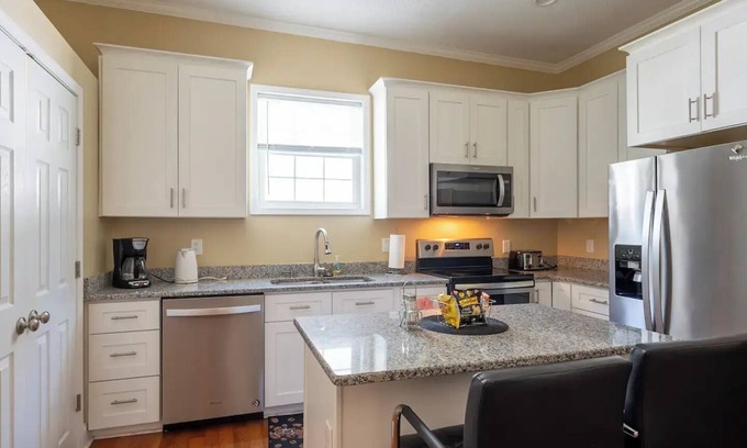 East Durham Casa | Modern 3-bedroom house, TV each room,big fence yard, Pet stay free, Lighted Deck