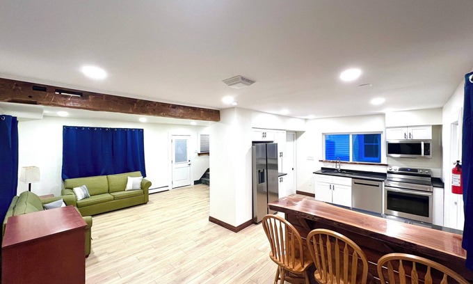State College Casa | Modern 3 Bedroom House, walkable to downtown State College