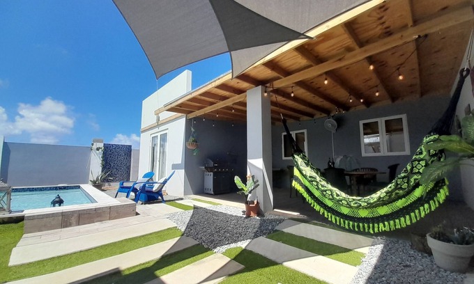 Sabana Liber Villa | Charming 3-bedroom villa with private pool, great alarm system, WiFi, hot water!