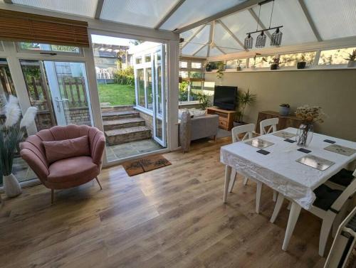 Eastbourne Casa | Modern 3B Eastbourne Retreat: Tranquil & Cozy Stay