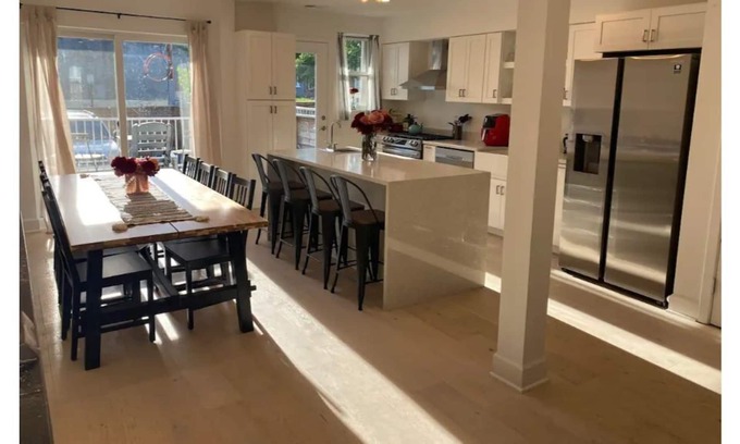 Kingman Park Casa | Modern 3BD 2.5 BTH in a Quiet Classic Neighborhood