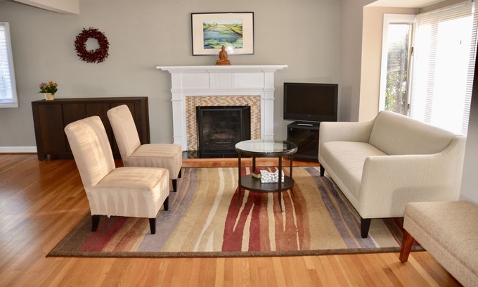 Alexandria West Casa | Comodidad y conveniencia! 3BR / 2 BA, cerca de DC y Alexandria, minutos a 395-495