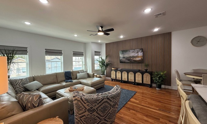 Constable Hook Casa | Modern 3br/2ba house in Bayonne, NJ. Minutes to NYC