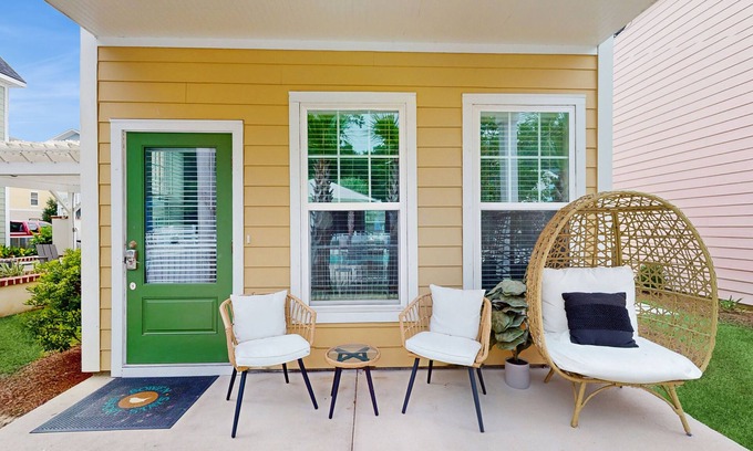 Goose Creek Casa | Modern 3BR Cottage in Pet Friendly Luxury Resort w/Pool