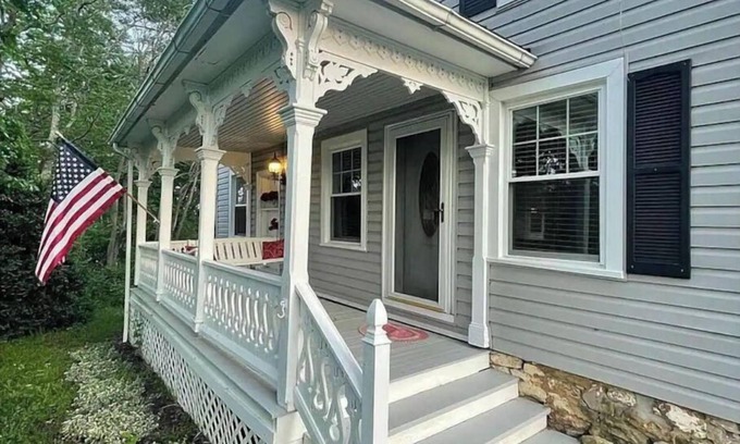 Ridgeway Otro | Modern 3BR Country Farmhouse