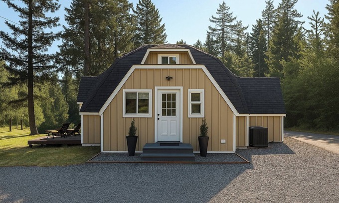Eatonville Apartamento | Modern 3BR Dome away from Home w/Hot Tub, Fire Pit ~ 22 mi to Mt. Rainier