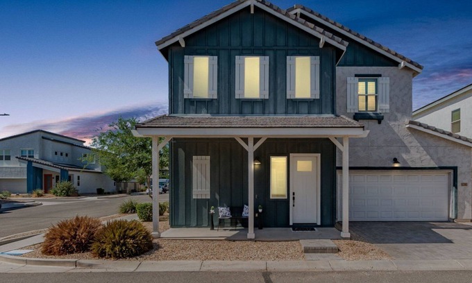 Goodyear Casa | Modern 3BR Home in Goodyear – Stylish, Spacious & Family-Friendly!