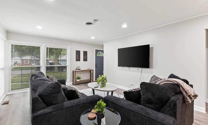 Westchester Casa | Modern 3BR Home w/ Huge Backyard | LCP Collection