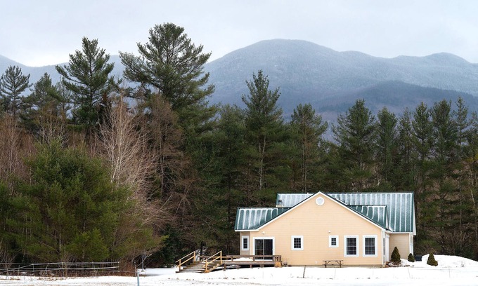 Franconia Casa | Modern 3BR in Franconia - Scenic Lakes & Mountains