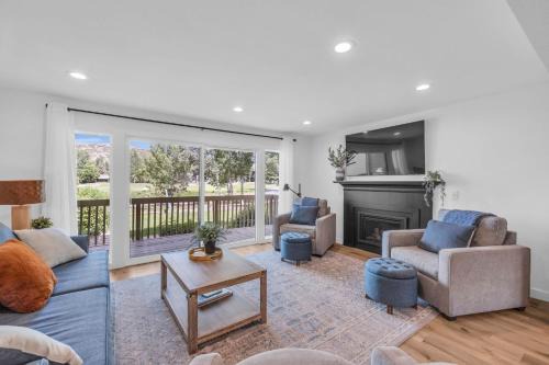 Park Meadows Casa | Modern 3BR in Serene Area Near Ski Slopes and Town