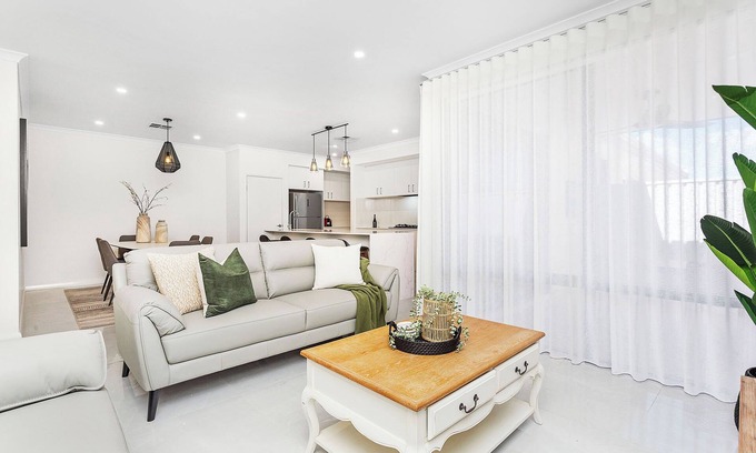 Dianella Casa | Modern 3BR Retreat + Alfresco & Double Garage