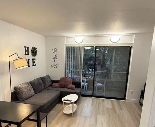 University District Casa | Modern 3BR Townhouse near UW