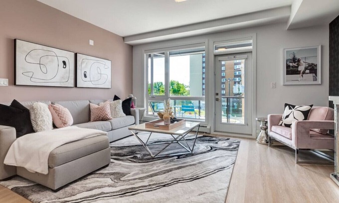 Bridgeland Condominio | Modern 3BR unit in the heart of Calgary