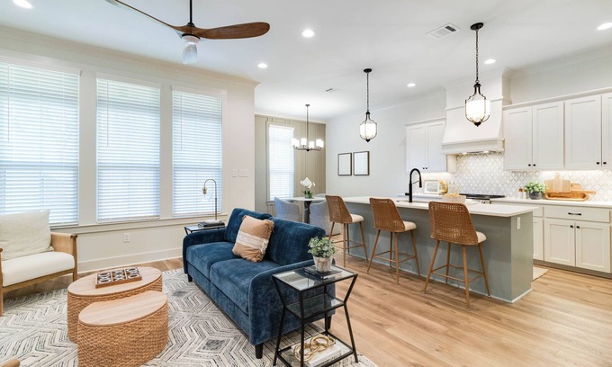 Youngsville Casa | Luxury Townhomes, 3br, private garage and yard