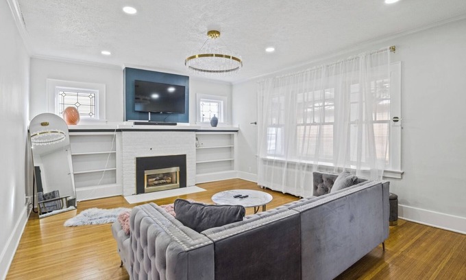 Rochester Casa | Modern 3br w/KING master. Mins to Strong, UR, RIT