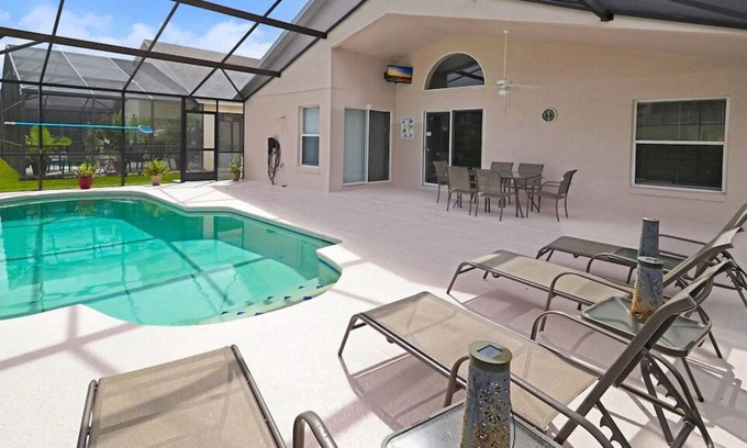 Highgate Park Villa | Modern 4 Bed, 3 Bath Villa In Gated Community, Close to Disney, Sleeps 10