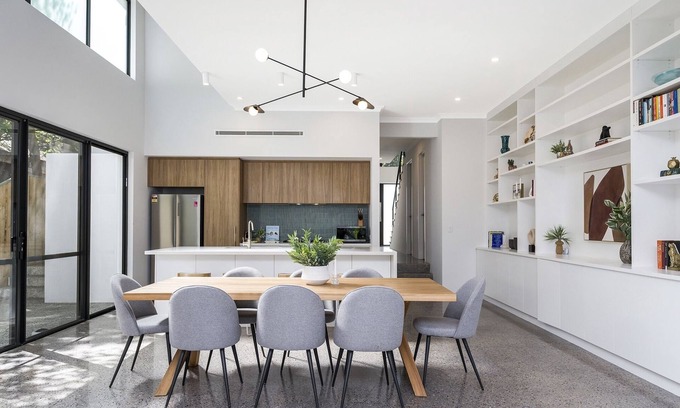 West Leederville Casa | Modern 4-Bed Double-Story House with Patio