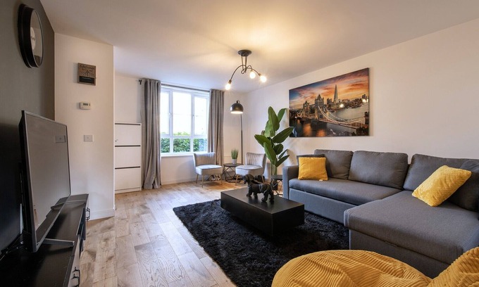 Liberton Casa | MODERN 4-BED EDINBURGH HOUSE WITH PRIVATE PARKING
