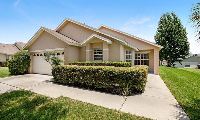 Orange Tree Casa | Modern 4 bed home with own private pool close to Disney