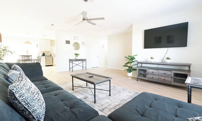 Henderson Casa | Modern 4-Bedroom Getaway – Close to Las Vegas Strip, LV Airport, & Lake Mead