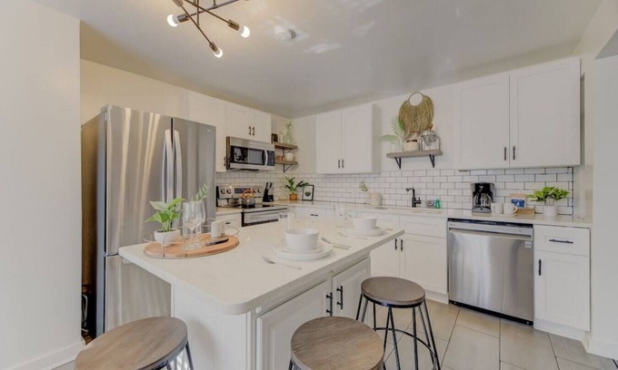 Earlewood Condominio | Modern 4 BR Apt - Mins to USC, ZOO & Ft Jackson