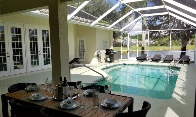 Central Naples Casa | VILLA MODERNA DE 4 HAB, VISTAS AL LAGO, PISCINA DE AGUA SALADA CÁLIDA, CERCA DE LA PLAYA, VER VIDEO