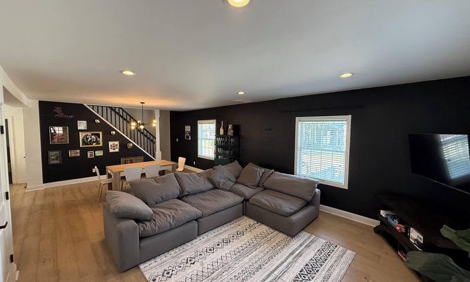 Indianapolis Casa | Modern 4BR/3BA Downtown Colts/Pacers/Events!