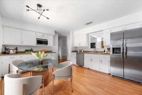 South Lamar Casa | Modern 4BR Austin Retreat