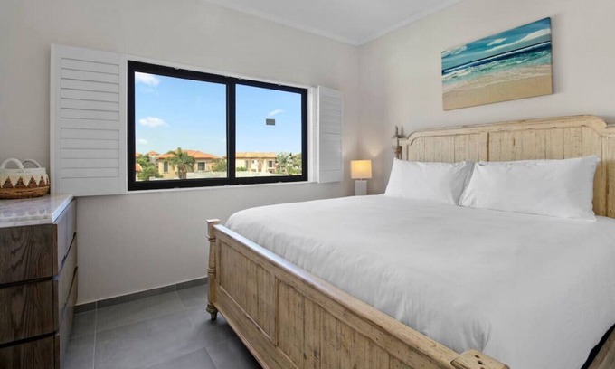 Gold Coast Apartamento | Modern 4BR Condo in an Exclusive Resort – Perfect for Family at Oro 2 by Bocobay