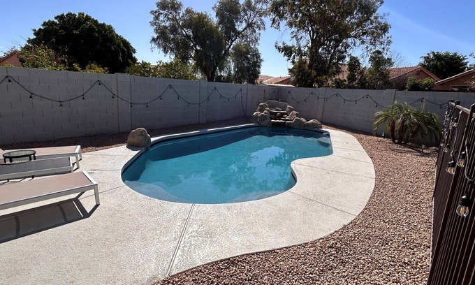 Glendale Casa | Modern 4BR Escape w Private Pool, 3 mi to state farm stadium, dining & shopping!