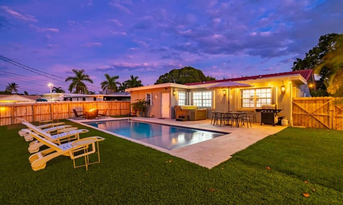 South Lake Casa | Modern 4BR Home, Heated Pool / Jacuzzi / Game Room