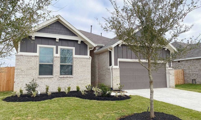 Rosenberg Casa | Modern 4BR Home in Rosenberg with Spacious Living and Prime Location #41715