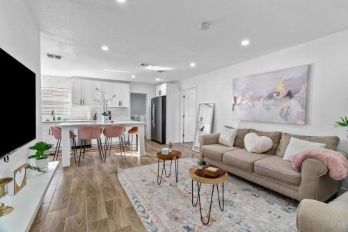 Sun Bay South Casa | Modern 4br South Tampa Home Yard Near The Bay