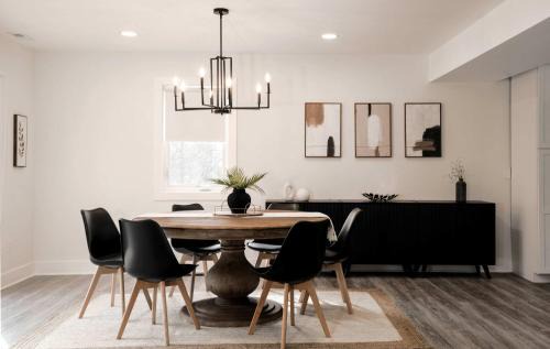 Como Casa | Modern 5 BDR Retreat - Game Room Fire Pit Creek