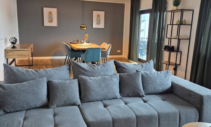 Schwieberdingen Apartamento | Modern 5-room apartment with roof terrace and conservatory