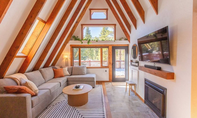 Blue River Cabina | Modern A Frame in Breck ~ Sauna ~ Spa ~ Views
