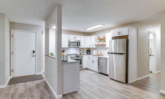Russian Jack Park Apartamento | Modern Anchorage Apartment Near Hospitals!