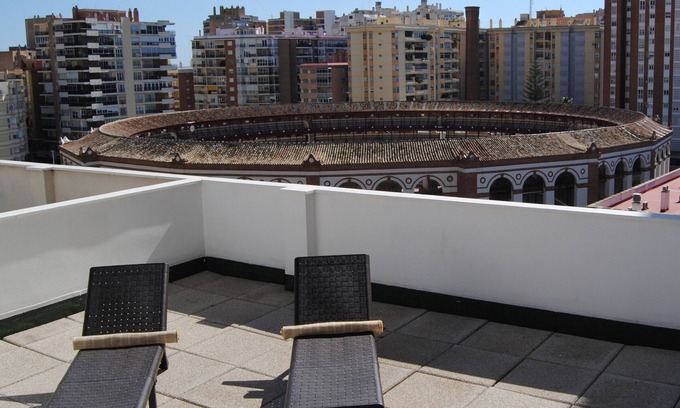 Campos Eliseos Apartamento | Ático moderno y luminoso con terraza cerca de la playa, 2 dormitorios