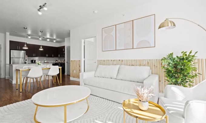 Frisco Apartamento | Modern and Chic 2B near Legacy West Wi-Fi Fitnes